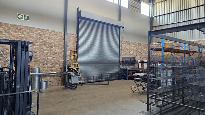 690m2 Industrial Warehouse To Rent in N4 Gateway Industrial Park with utilities.