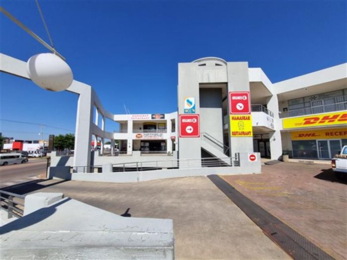 Prime retail unit in Hatfield, 278m2 with high visibility and flexible layout. To Rent.