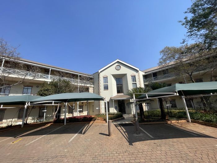 To Rent: Commercial office space in Hatfield, 501.90 sqm, near Gautrain station.