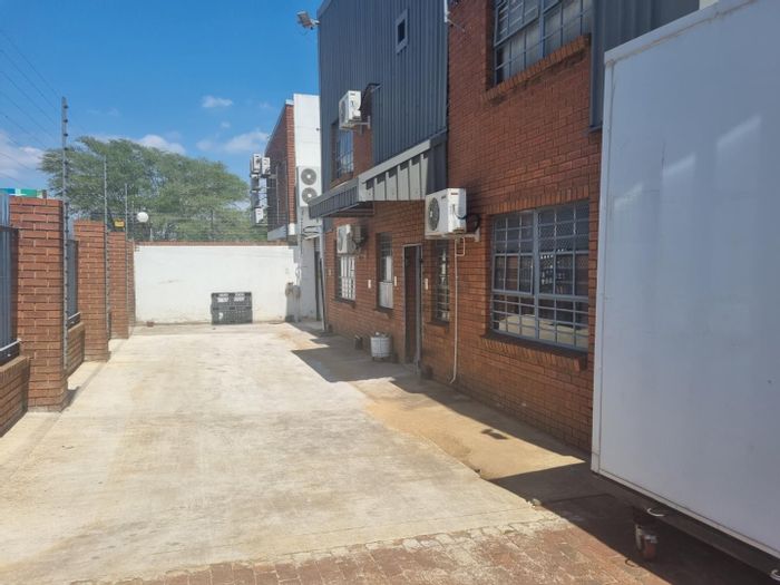 Property #P00005895, Industrial rental monthly in Silverton