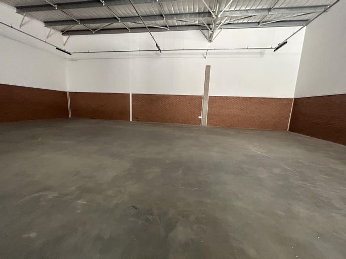 Property #P00006775, Industrial rental monthly in Highveld