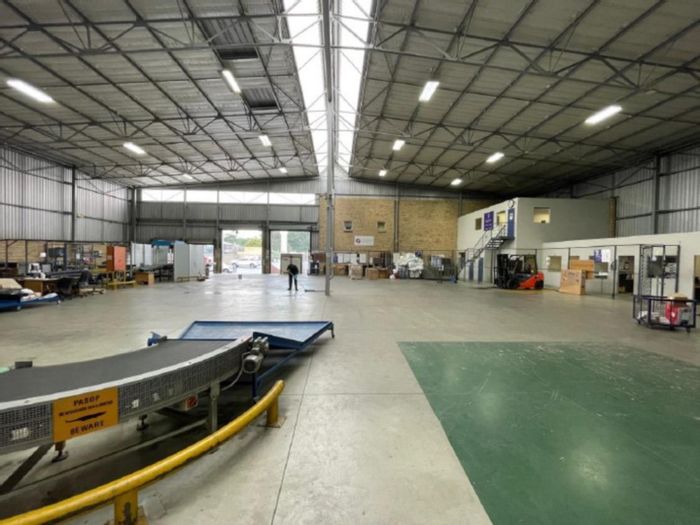 Industrial Warehouse To Rent in Corporate Park South: Prime Location, 3 Roller Shutter Doors