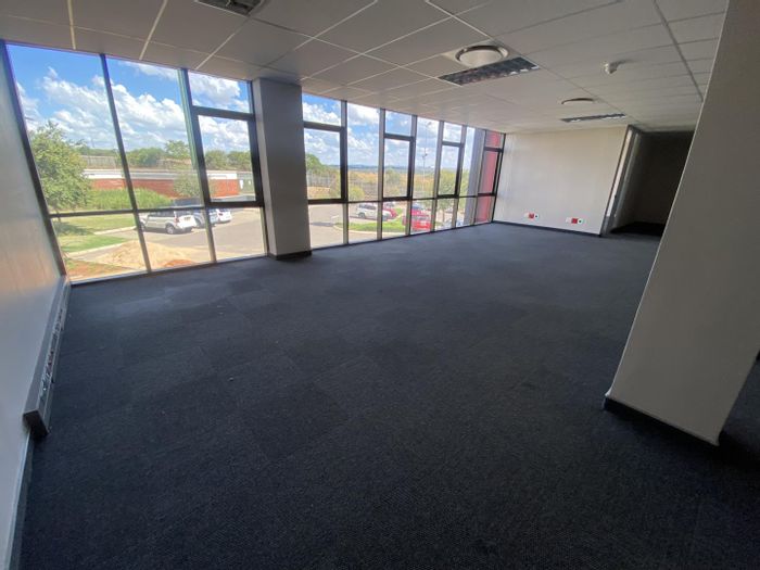 Irene Office To Rent: Open plan, private kitchen, reception area, easy access.