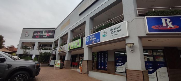 Commercial Retail Unit To Rent in Faerie Glen: 305m2 at Atterbury Boulevard.