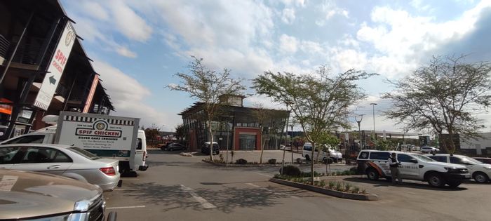 Commercial Unit To Rent in Silver Lakes: 277m2 at Silver Oaks Crossing.