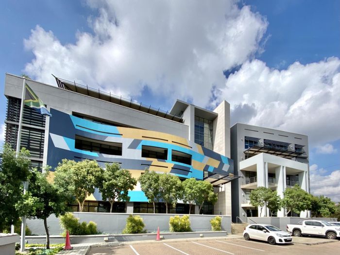 Office to Rent in Menlyn: 24/7 security, reliable power, ample parking, flexible space.