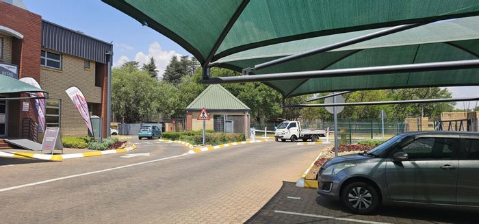 Industrial units to rent in Lynnwood with flexible space and 24-hour security.