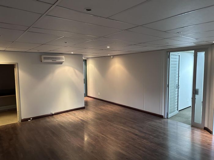 Office To Rent in Menlyn: High-speed internet, easy access, and prime location.