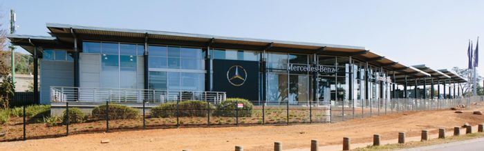 Retail Space To Rent in Pretoria Central: Former Mercedes Dealership with Service Area.