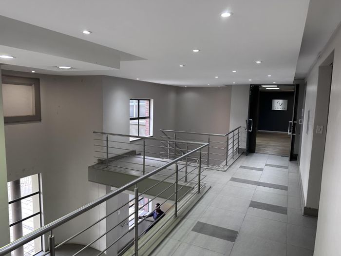 Office to Rent in Menlyn: High-speed internet, easy N1 access, vibrant location.