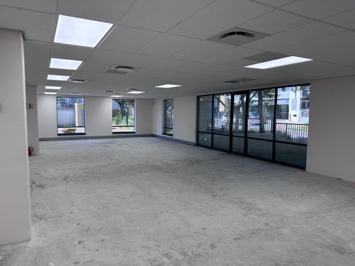 Office Space To Rent in Brooklyn: 215m2, 24/7 security, flexible lease incentives.