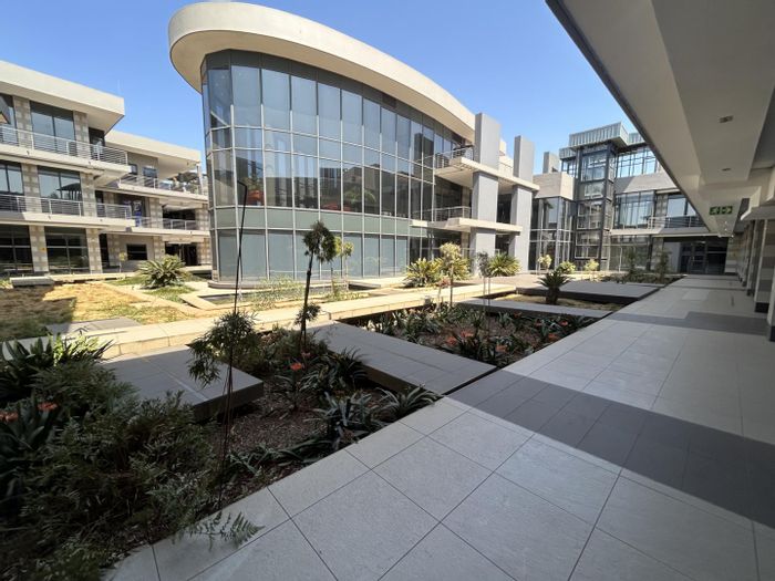 Highveld Office To Rent: Flexible layouts, kitchen facilities, and ample parking available.