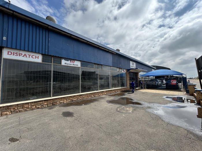 Isando Industrial Unit To Rent: 930m², superlink access, 600 amps power, ample parking.
