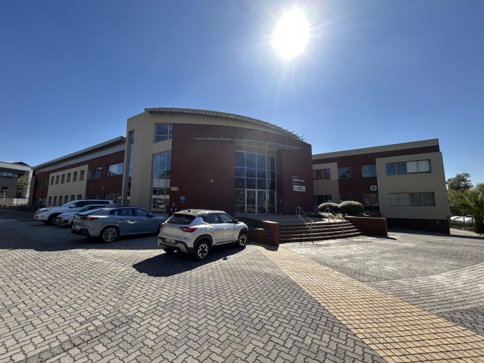 To Rent: Office in Bedford Gardens with 24/7 security, parking, and fibre connectivity.