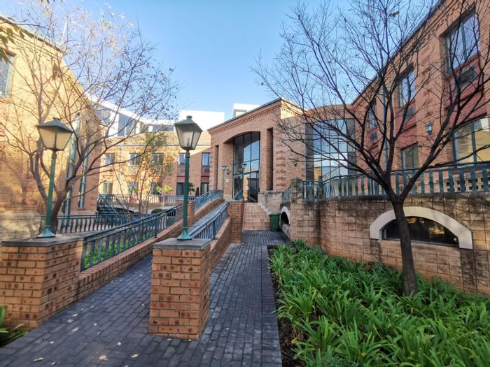 Office To Rent in Menlyn: Versatile layout, balcony, kitchenette, great transport access.