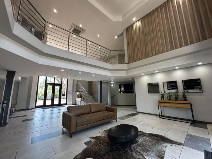Office to Rent in Faerie Glen: 475m², secure park, private offices, boardrooms.