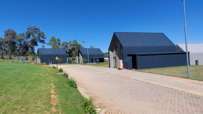 Eco-friendly house in Nooitgedacht for sale with solar, borehole, and community amenities.