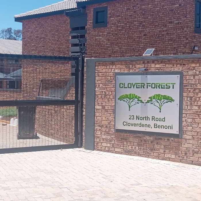 Cloverdene Apartment To Rent: 3 beds, garden, security, fibre-ready, prepaid utilities.