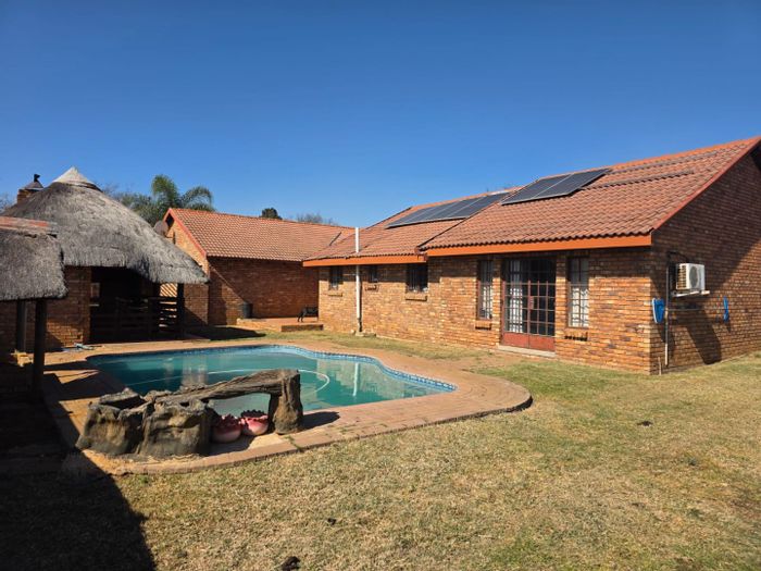 For Sale: Spacious 4-Bedroom House in Doornpoort with Pool and Flatlet.