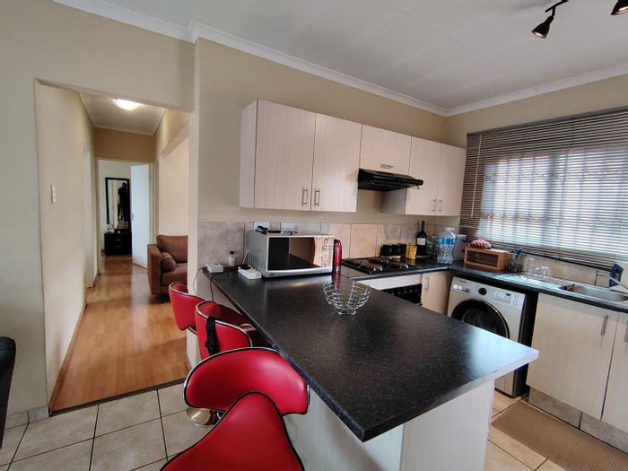 3-Bedroom Apartment For Sale in Boksburg North with 24/7 Security and Amenities.