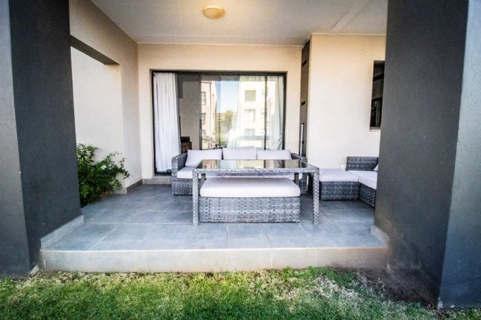 Ballitoville Townhouse To Rent: 3 bedrooms, private garden, secure community access.