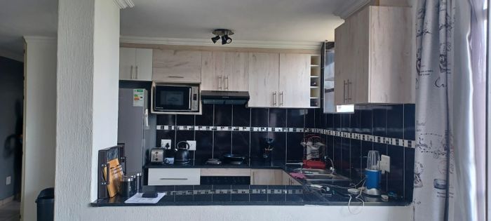 Sunnyside Apartment For Sale: 1 Bed, Prepaid Electricity, Secure Parking, Prime Location.