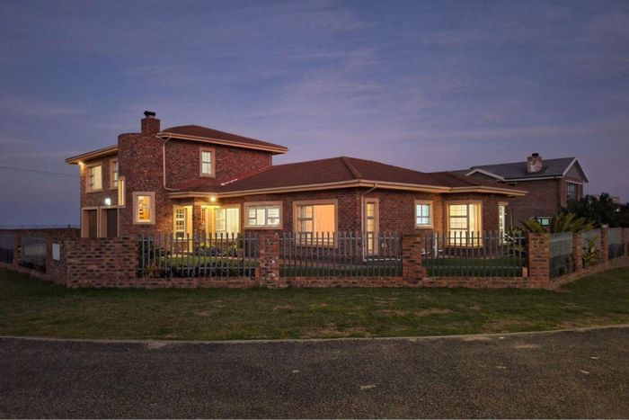 Tergniet House For Sale: Ocean views, Airbnb potential, spacious garden, secure parking.