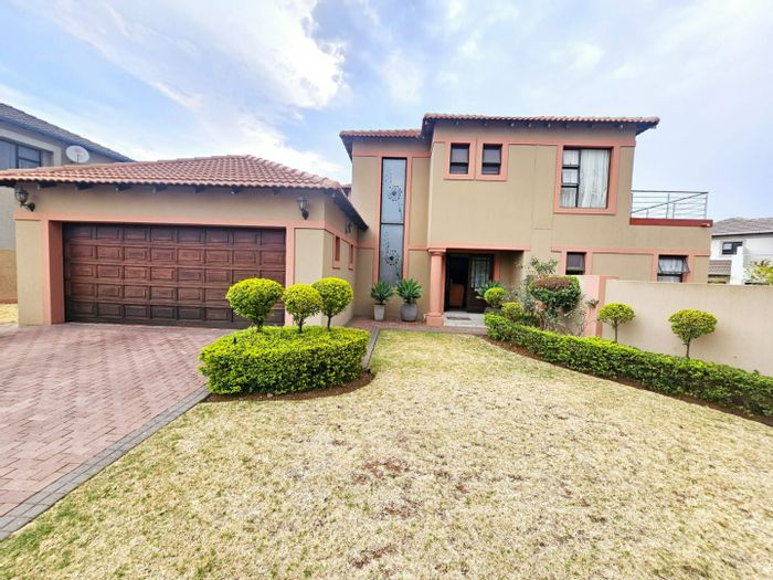 4-Bedroom House To Rent in Monavoni with gym, pool, and 24-hour security.