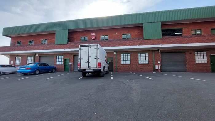 Industrial property to rent in Woodhurst: 24-hour security, ideal for factory/warehouse use.