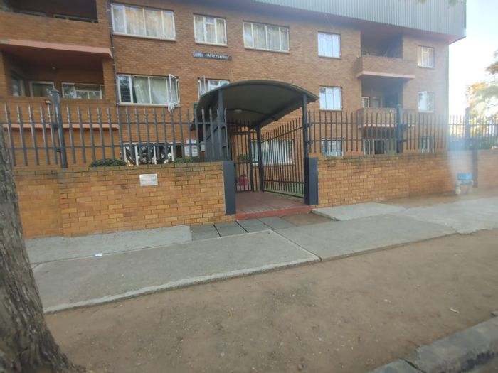 1-Bedroom House For Sale in Pretoria North with secure complex and parking.