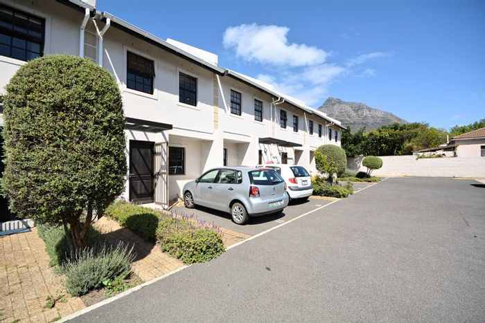 Property #2401999, Townhouse Rental Monthly in Observatory