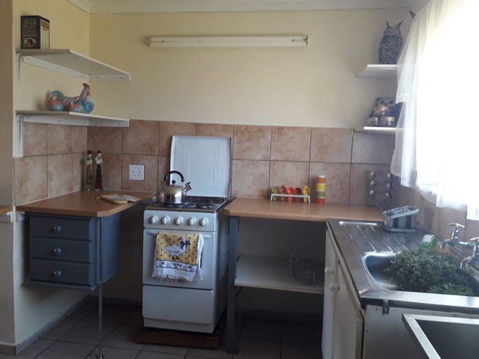 2-Bedroom Apartment To Rent in Putfontein with gas stove and energy-efficient geyser.