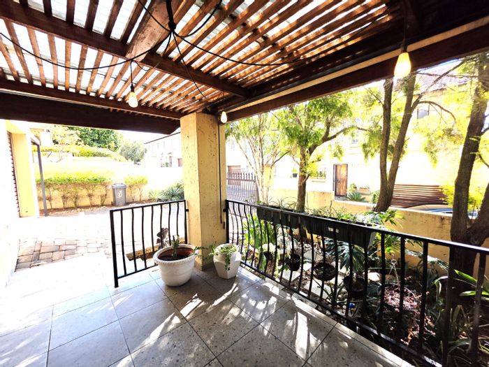 La Montagne Townhouse For Sale: Private garden, 3 bedrooms, secure complex, convenient location.