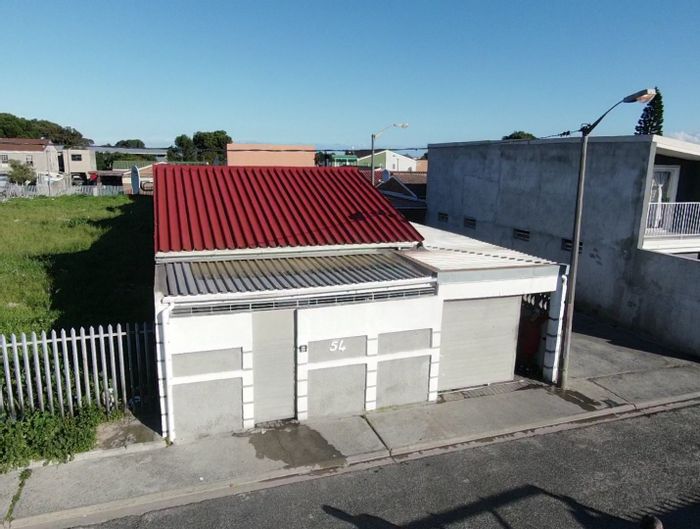 3 Bedroom House For Sale in Lentegeur with parking, braai area, and fitted kitchen.