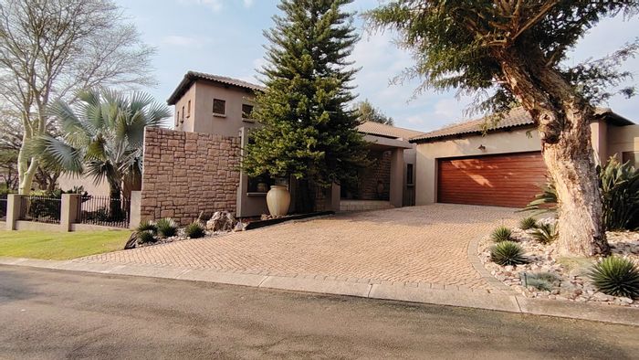 Eldoraigne House For Sale: 3 beds, park access, indoor patio, energy-efficient features.