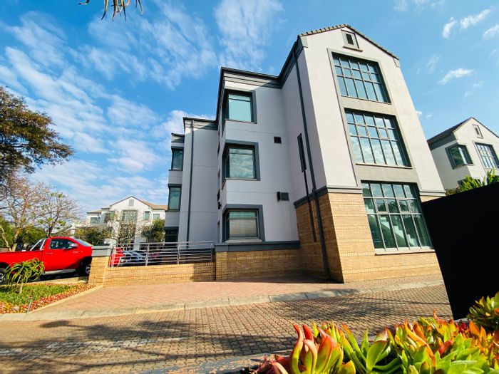 Commercial office to rent in Hillcrest with flexible layout and ample parking.