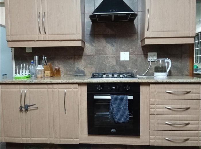 House for Sale in Primrose Hill: Solar power, double garage, semi-finished cottage.