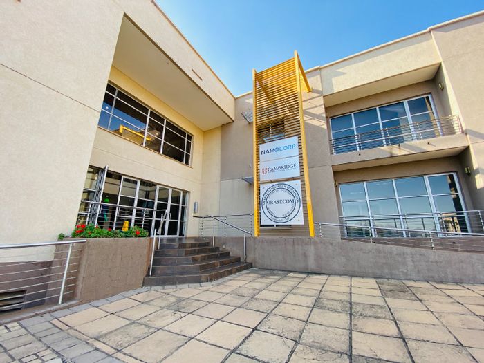 Die Hoewes Commercial Office To Rent: Open plan, parking, 24-hour security.