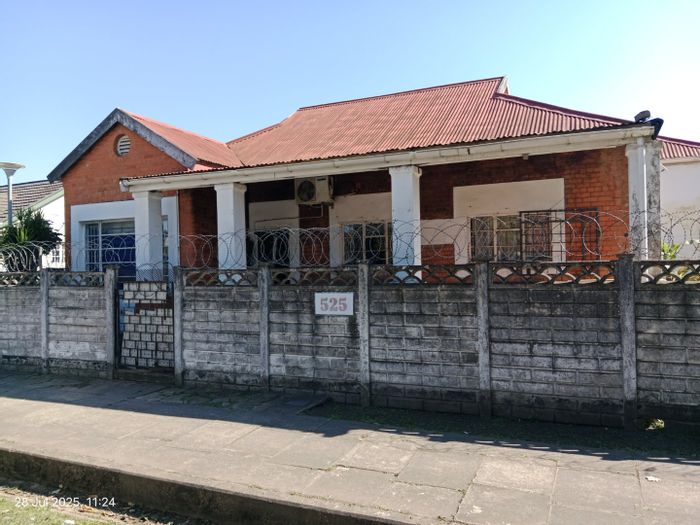 For Sale: Spacious 4-Bedroom House in Pietermaritzburg Central with Great Investment Potential.