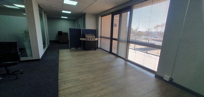 Commercial Office Space To Rent in Irene: 290m², parking, security, Gautrain access.