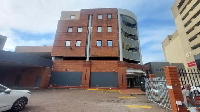 Commercial space to rent in Musgrave, 587 m², flexible portions available.