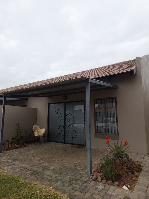 For Sale: House in The Orchards with 2 beds, security estate, and convenient location.