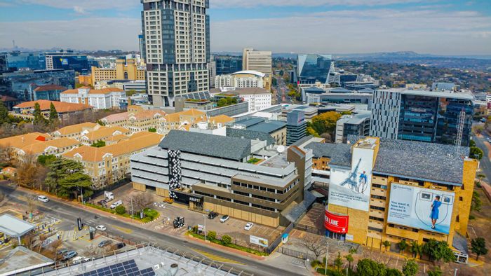 Commercial office in Sandton Central to rent, move-in ready with essential amenities.