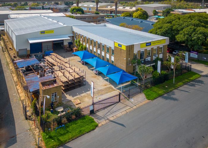 Isando Industrial Property For Sale: 2501m² warehouse, private yard, excellent access.