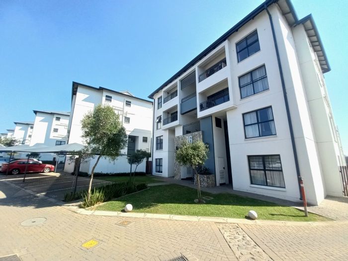 1-Bedroom Apartment For Sale in Modderfontein with Gym, Pool, and Restaurant.