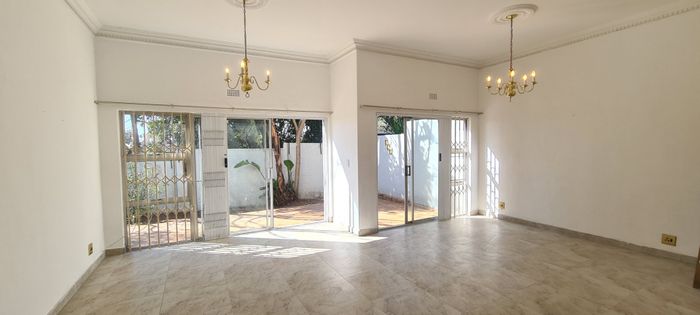 To Rent: 3-Bedroom Townhouse in River Club with garage, pet-friendly, and outdoor space.