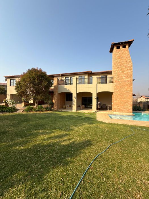 For Sale: Spacious 5-bedroom house in Avianto Estate with pool and serene views.