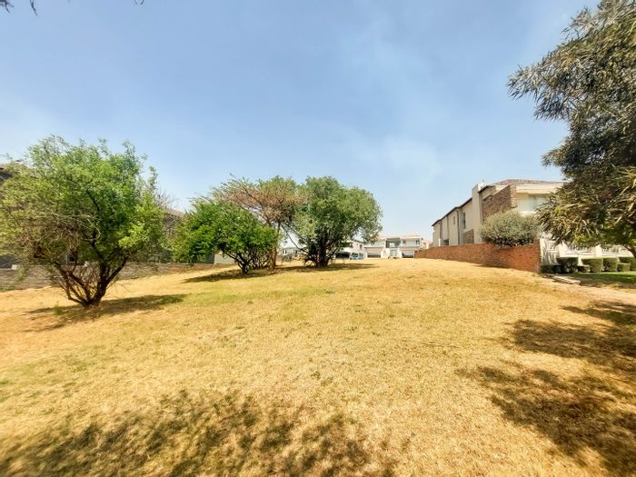Vacant land for sale in Blue Valley Golf Estate with golf course access and amenities.
