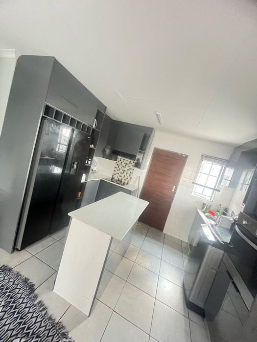 Sky City House For Sale: 3 Bedrooms, 2 Bathrooms, Open Plan Living, Parking.