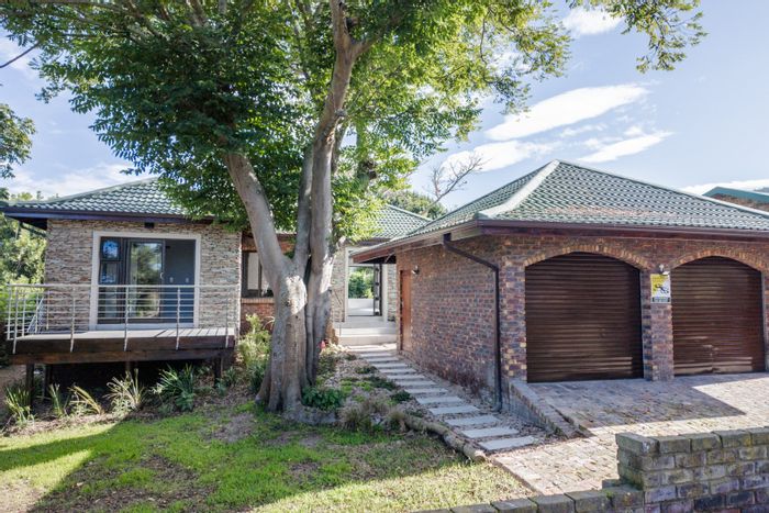 For Sale: House in Groenvallei with 3 bedrooms, double garage, and low maintenance garden.